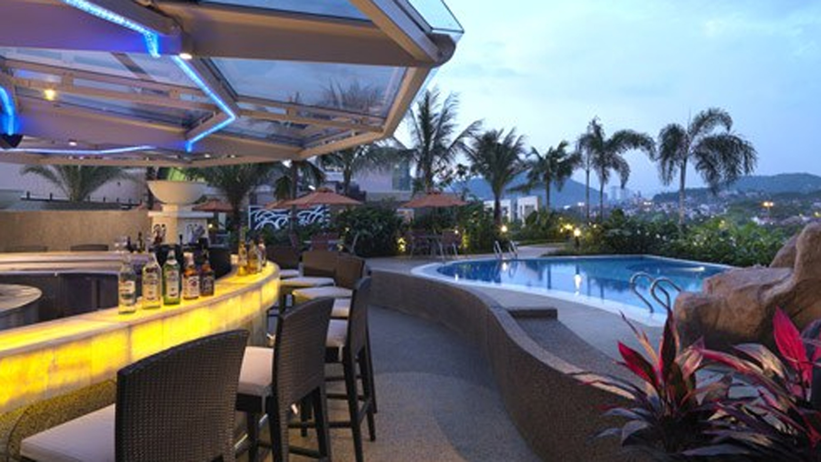 تور مالزي هتل وان ورلد- آژانس مسافرتي و هواپيمايي آفتاب ساحل آبي